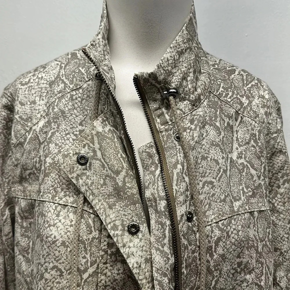Rails Tennessee Utility Jacket Sand Snakeskin Full Zip Size XS - Picture 4 of 11